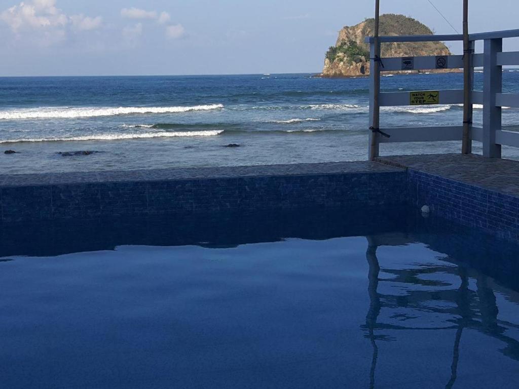 Aura Marina Sands Beach Resort Baler Exterior foto