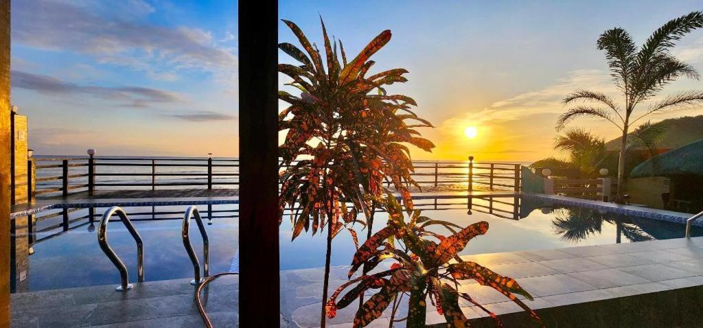 Aura Marina Sands Beach Resort Baler Exterior foto