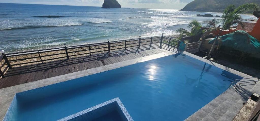 Aura Marina Sands Beach Resort Baler Exterior foto